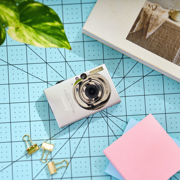 Canon Powershot ELPH SD1100 IS | Retro Digicam Point and Shoot Digital Camera