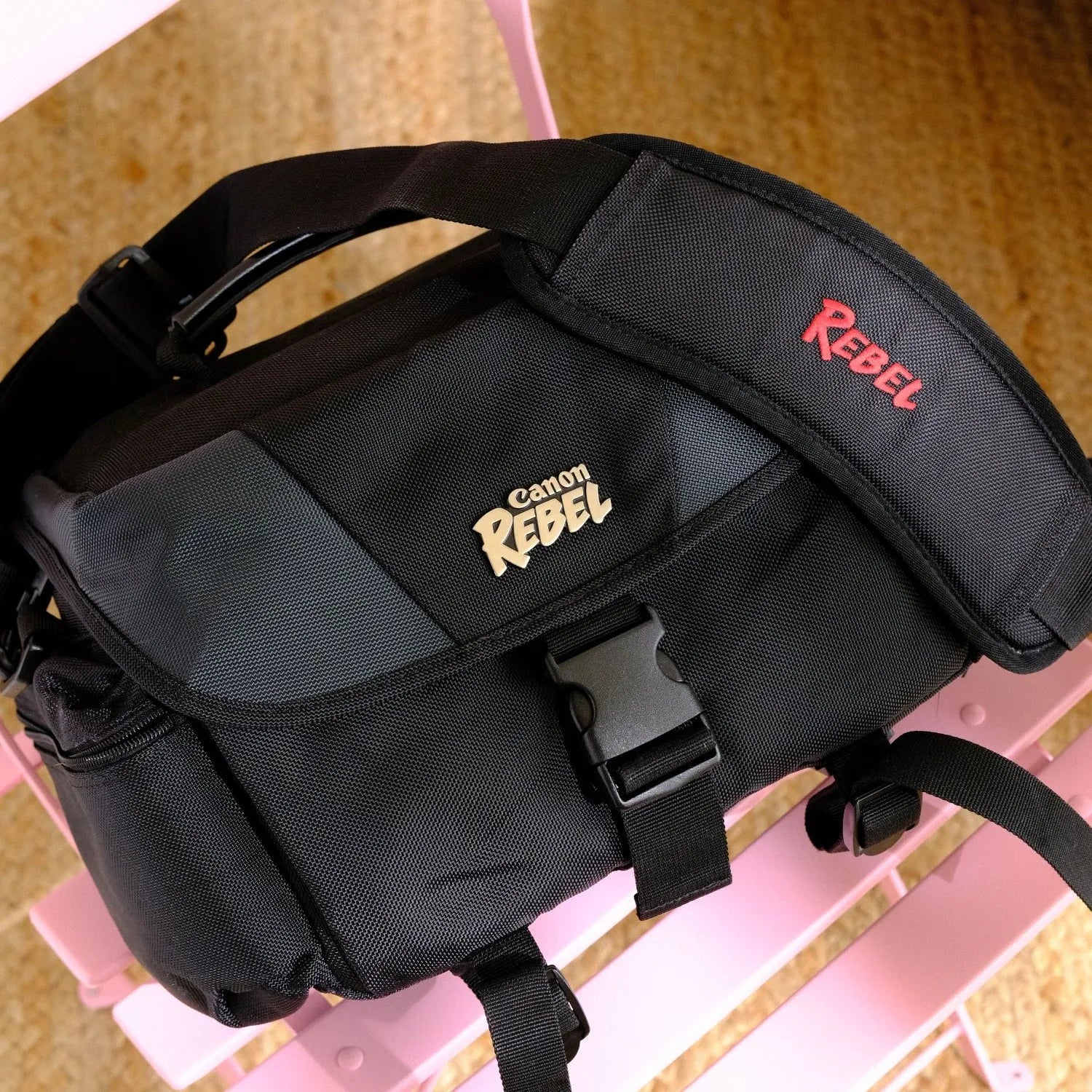 True Retro: Canon Rebel Gadget Bag