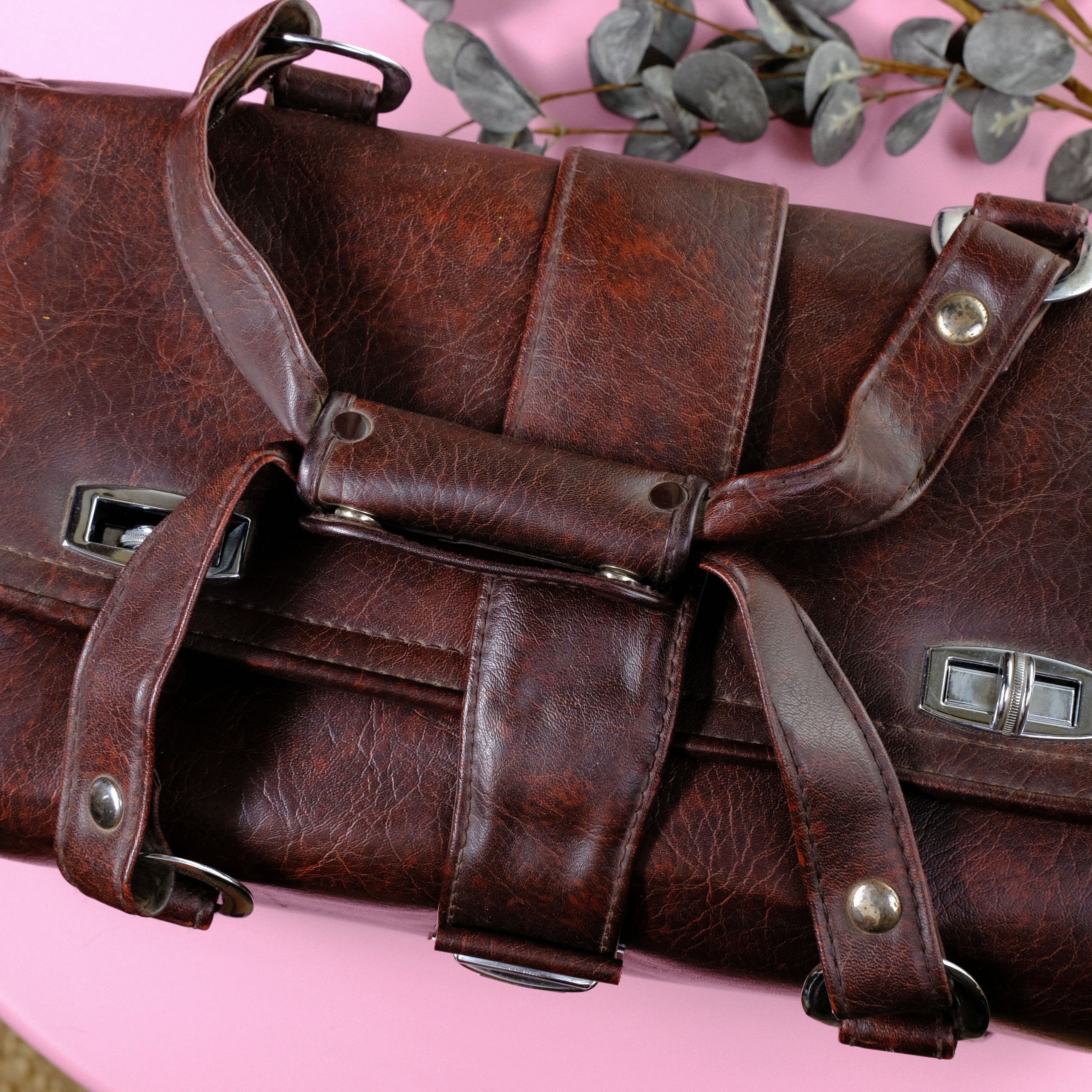 True Vintage: Olympus Leather Compartment Case (1975)