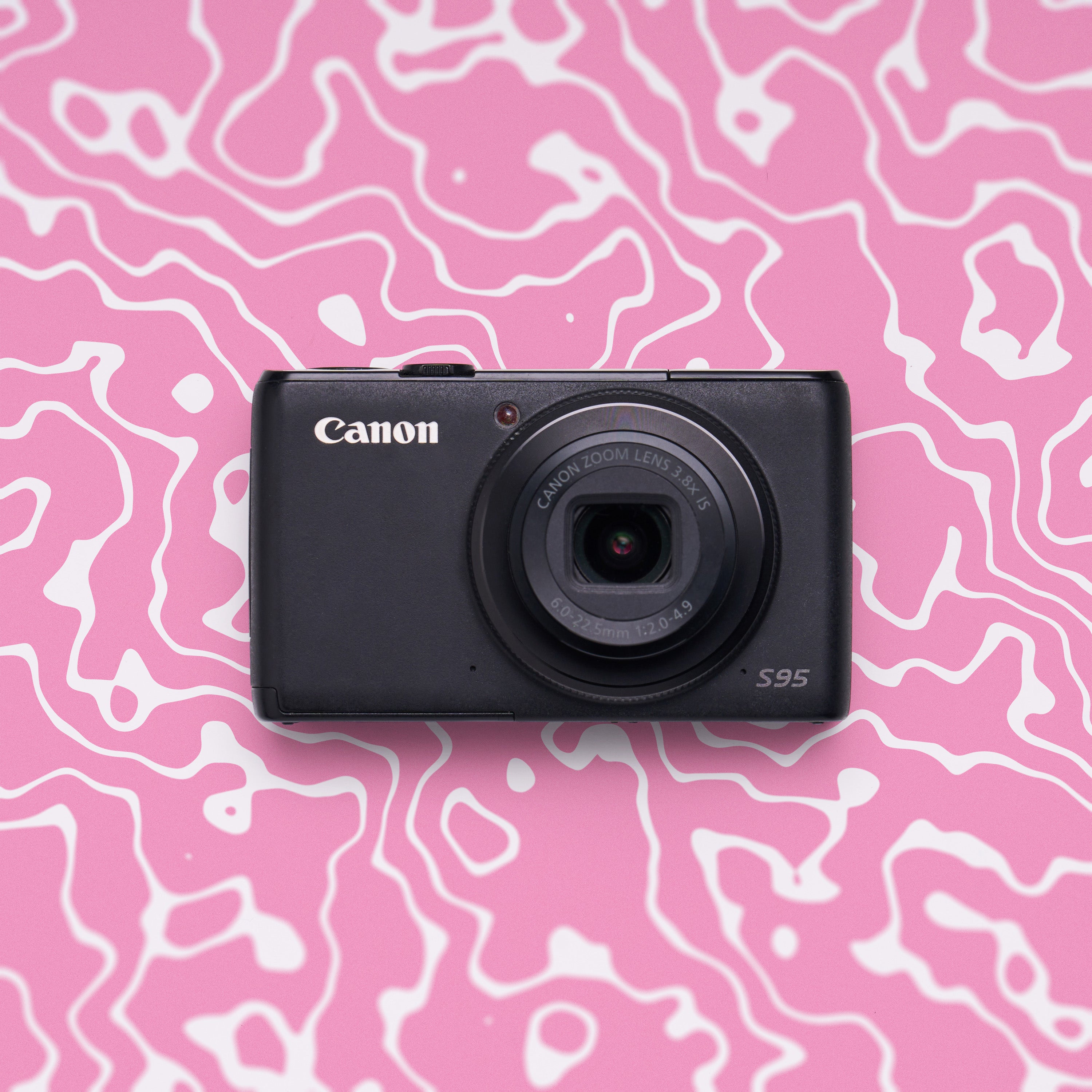 Canon Powershot S95 | Retro Digital Point and Shoot Camera