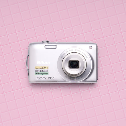 Nikon Coolpix s3300 | Retro Point and Shoot Camera