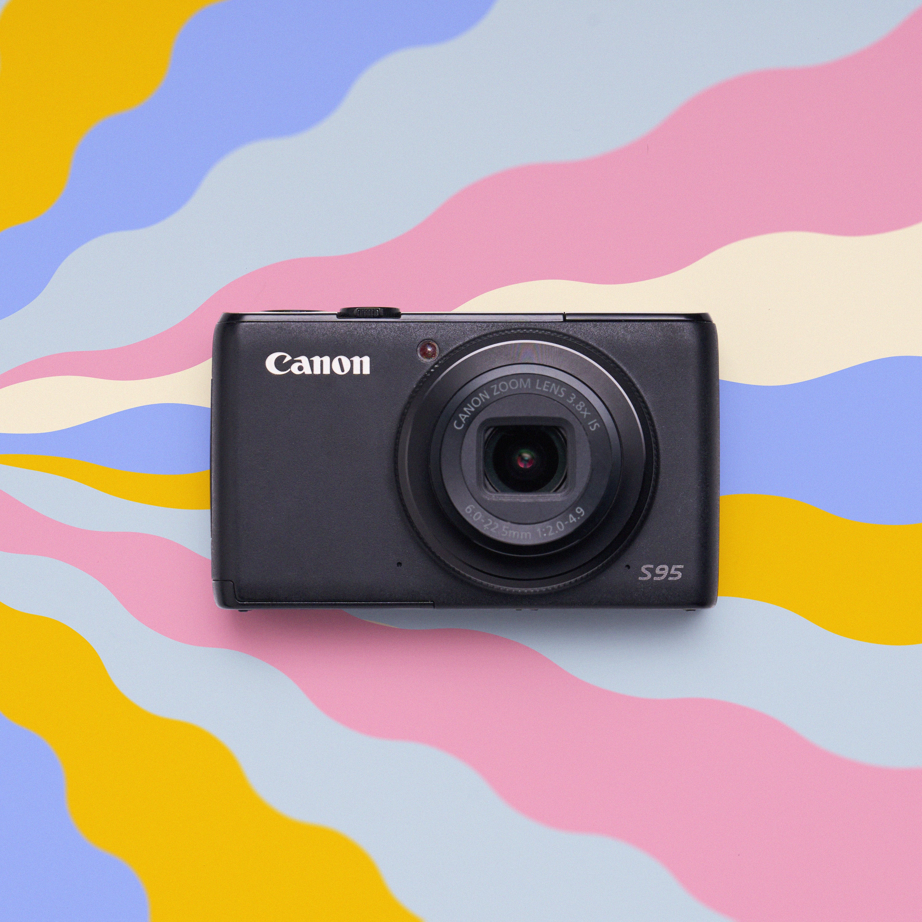 Canon Powershot S95 | Retro Digital Point and Shoot Camera